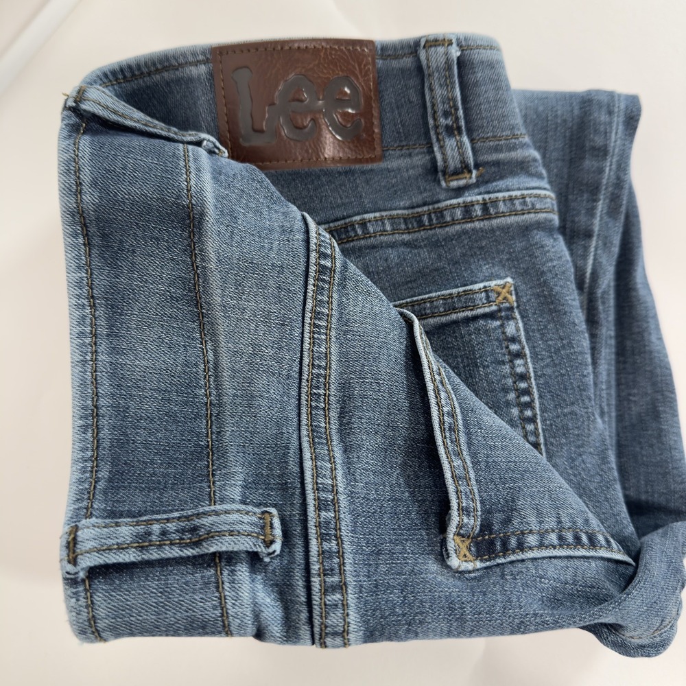 Lee Extreme Motion Jeans Mens 32x30 Blue Straight Fit Tapered Leg Stretch